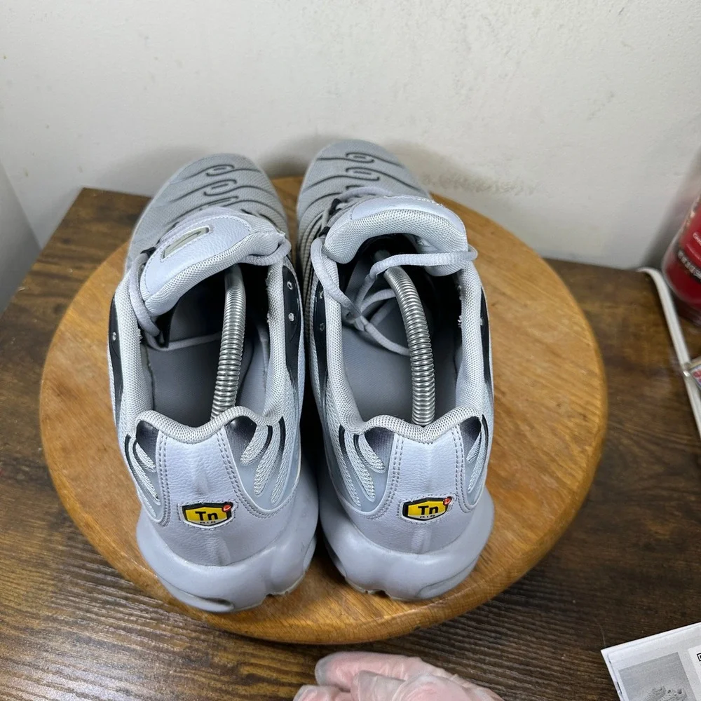 Nike Air Max Plus TN Wolf Grey Black 852630-021 Mens Size 12 Shoes